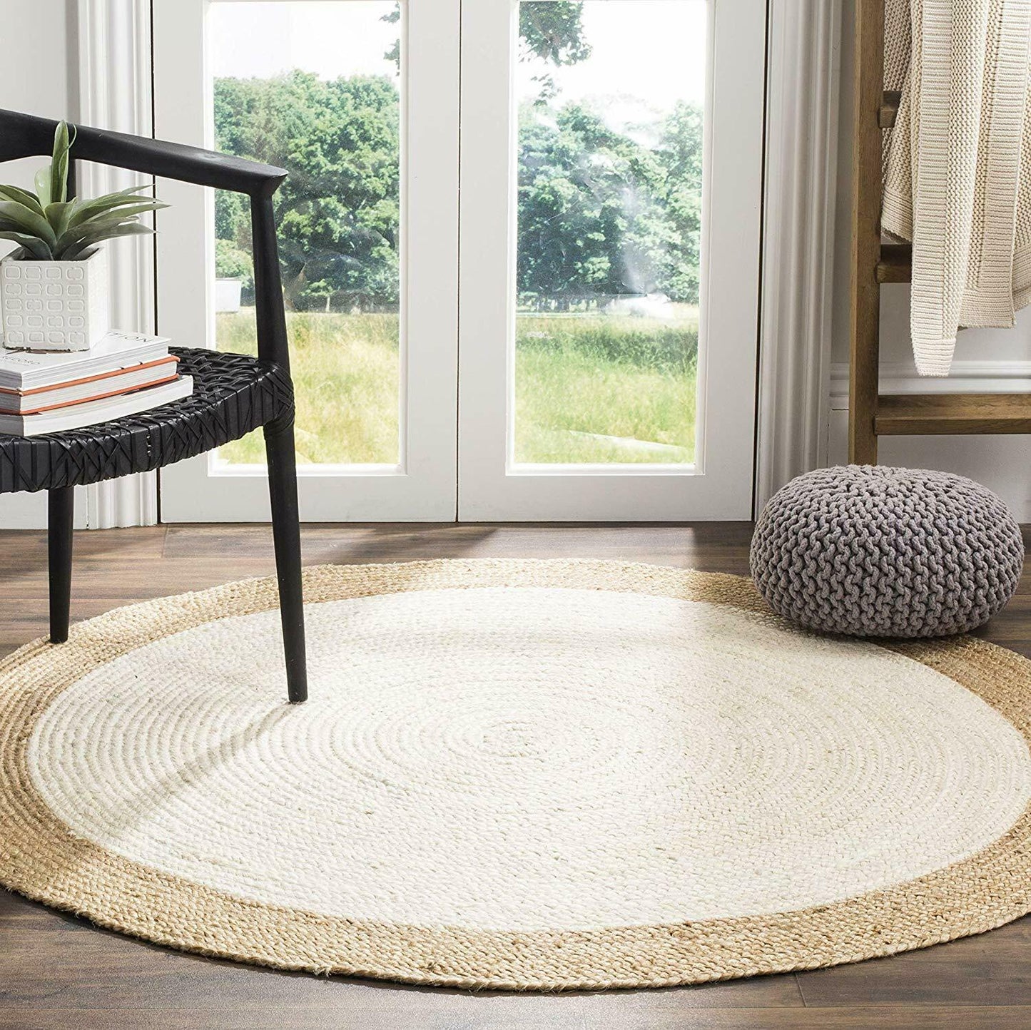 Ripaz Vogue - Rug Round in Jute Hand Braided Rustic Look Rug White with Beige Border