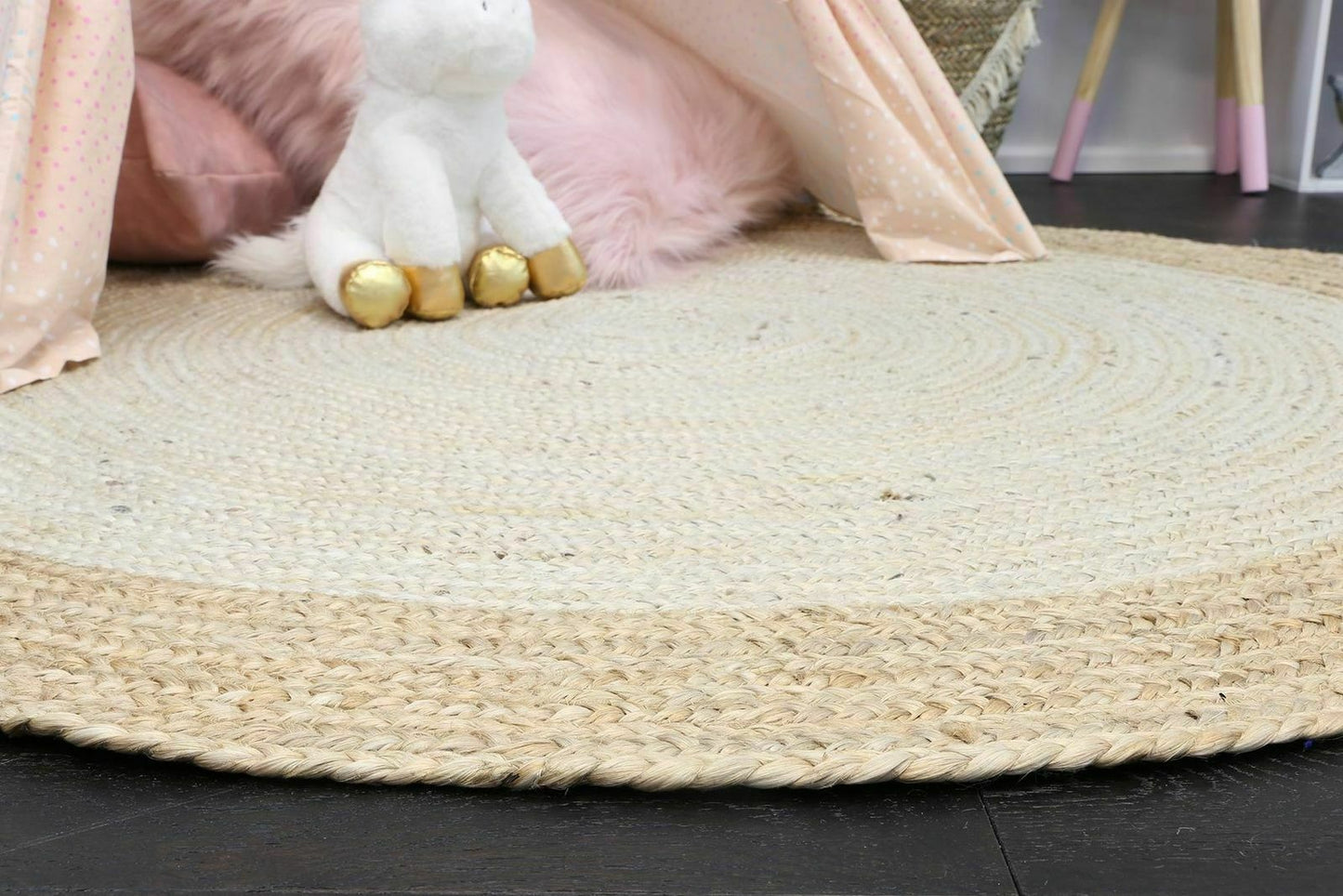 Ripaz Vogue - Rug Round in Jute Hand Braided Rustic Look Rug White with Beige Border