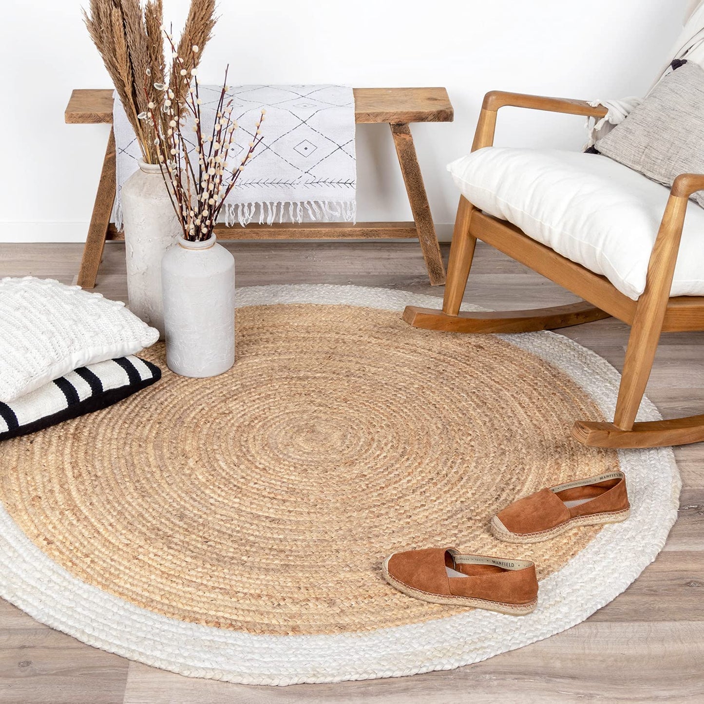 Ripaz Vogue - Rug Round in Jute Hand Braided Rustic Look Rug Beige with White Border